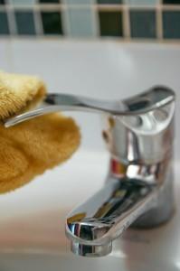 Immagine della pulizia di un rubinetto